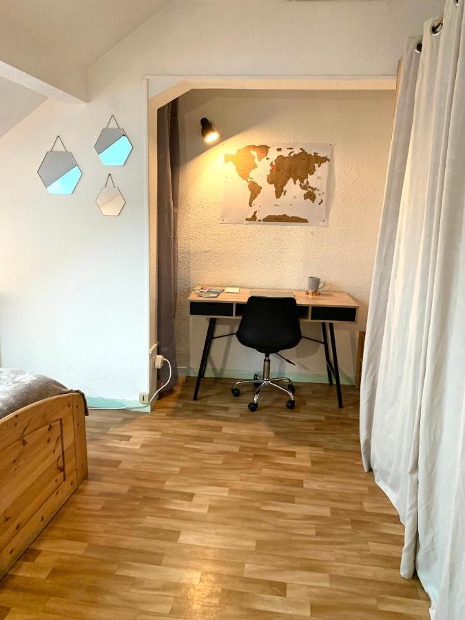 Charmant appart sous toits proche Château des Ducs Chambéry Extérieur photo